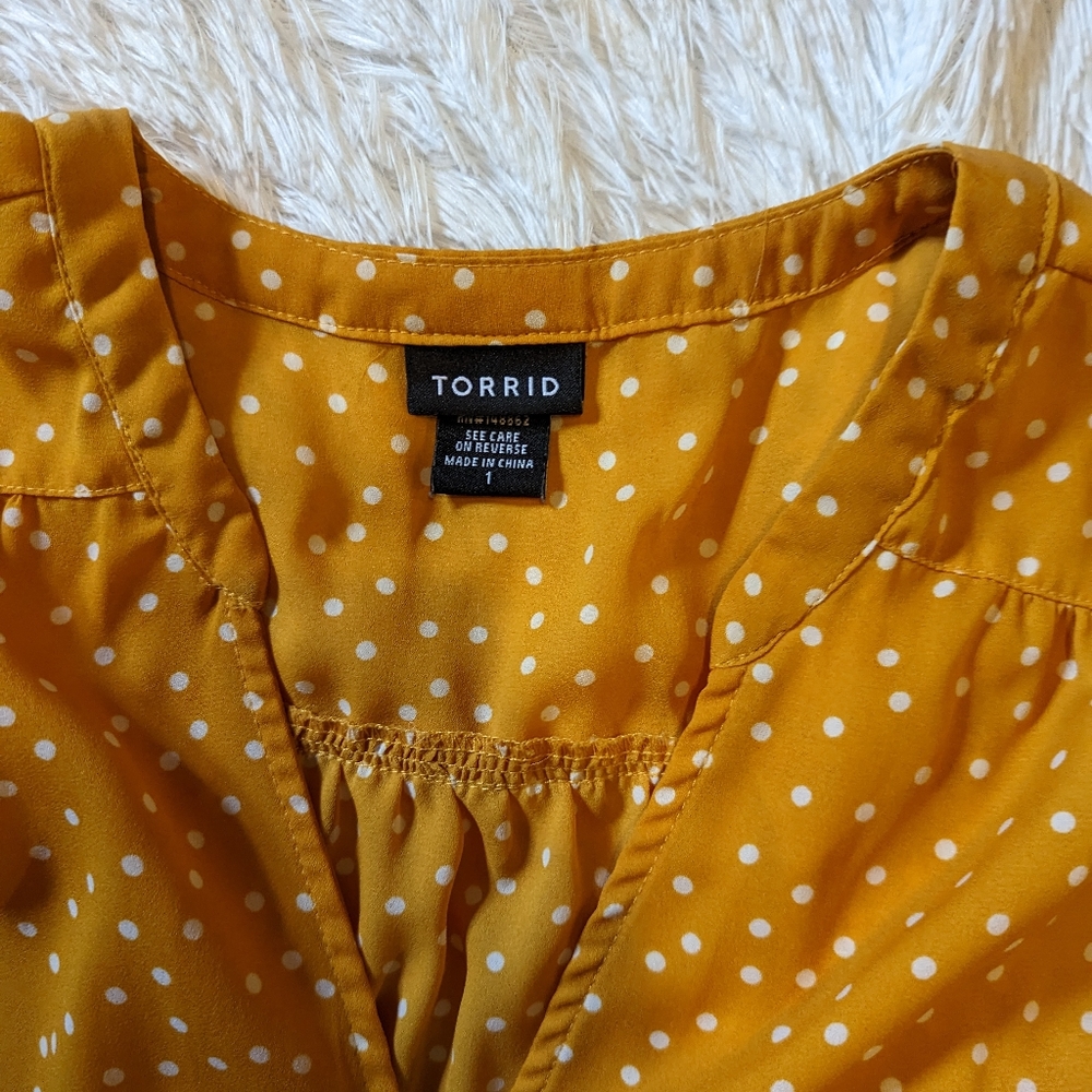 Like New Torrid Georgette Button Front 1 - image 4